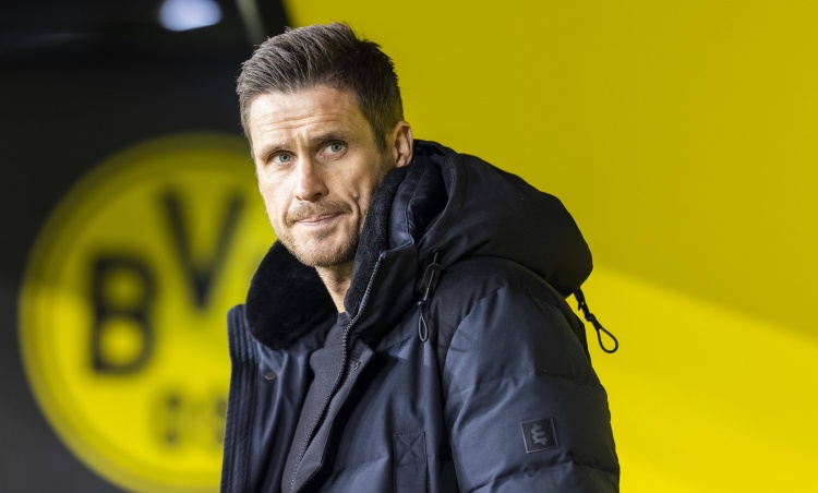 赛事直播互动-多特蒙德引援动态：考虑租借楚克乌梅卡，桑乔回归引发内部热议