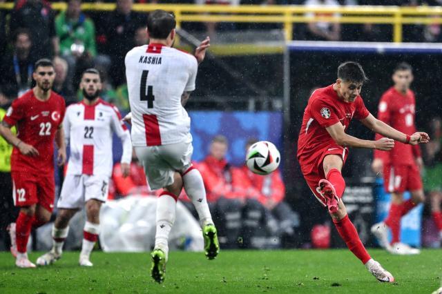 【观察】远射破门唱主角 欧洲杯惊现“反潮流”